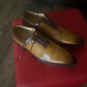 Dress shoes